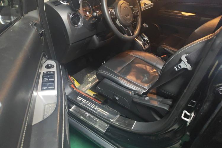 Used Jeep Compass 2014 Revised Version 2.0L Two-Wheel Drive Elite Edition Driver Seat