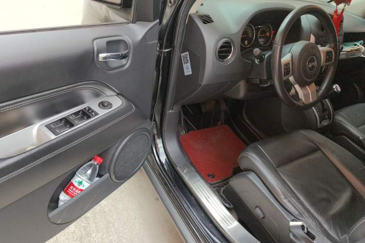 Used Jeep Compass 2014 2.4L four-wheel drive luxury version Driver Seat