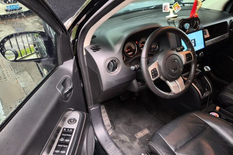 Used Jeep Compass 2014 2.0L two-wheel drive luxury version Driver Seat