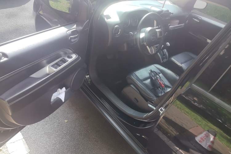 Used Jeep Compass 2014 2.0L two-wheel drive luxury version Driver Seat
