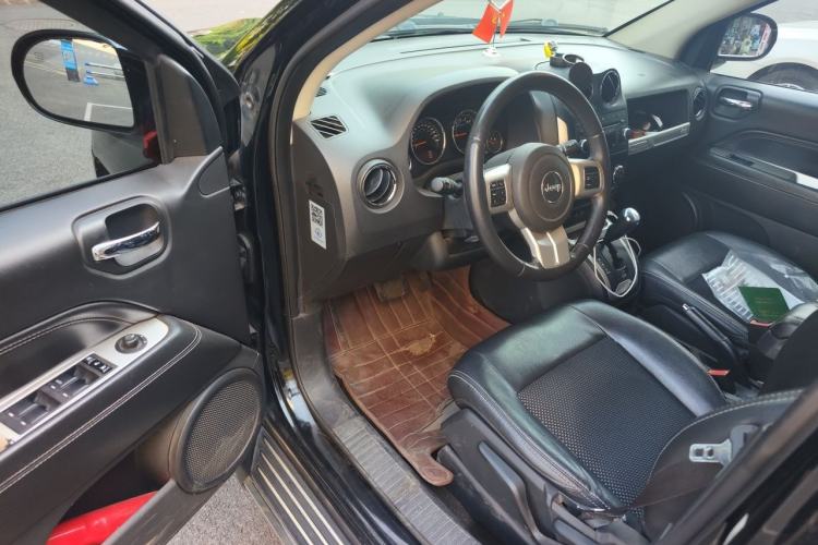 Used Jeep Compass 2014 2.4L Four-Wheel Drive Serpentine Collection Edition Driver Seat
