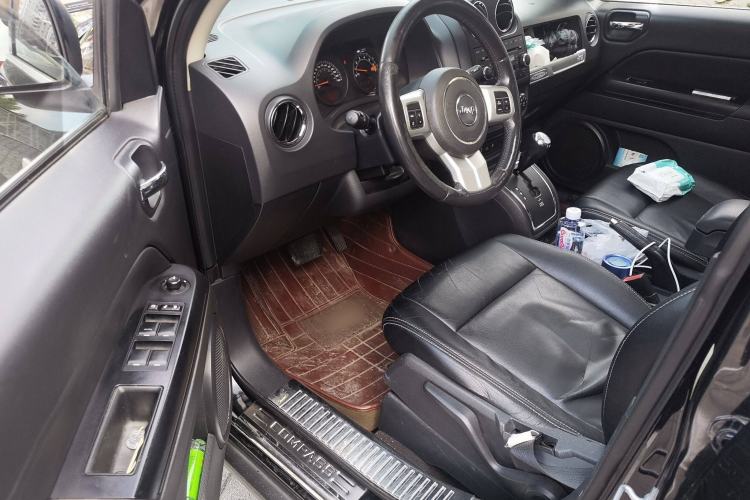 Used Jeep Compass 2014 2.4L four-wheel drive sport version Driver Seat