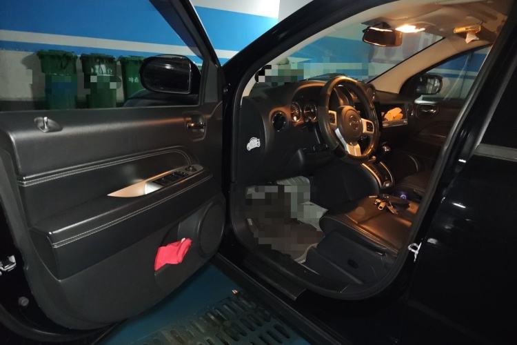Used Jeep Compass 2014 2.0L two-wheel drive luxury version Driver Seat