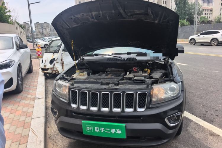 Used Jeep Compass 2014 Revised Version 2.4L Four-Wheel Drive Comfort Edition Engine Bay