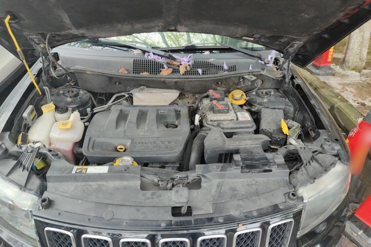 Used Jeep Compass 2014 Revised Version 2.4L Four-Wheel Drive Comfort Edition Engine Bay