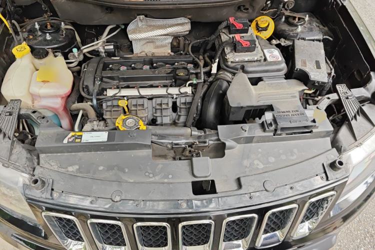 Used Jeep Compass 2014 Revised Version 2.4L Four-Wheel Drive Comfort Edition Engine Bay