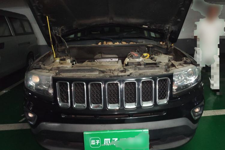 Used Jeep Compass 2014 2.4L four-wheel drive sport version Engine Bay