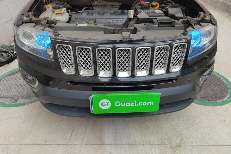 Used Jeep Compass 2014 2.4L four-wheel drive luxury version Engine Bay