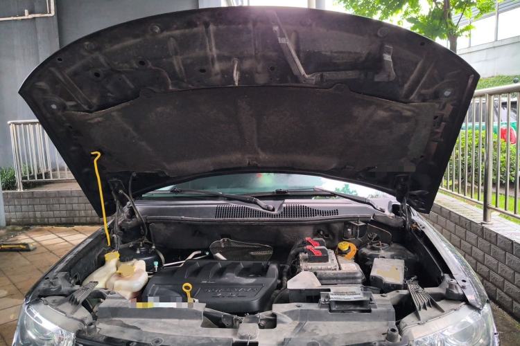 Used Jeep Compass 2014 2.0L two-wheel drive luxury version Engine Bay