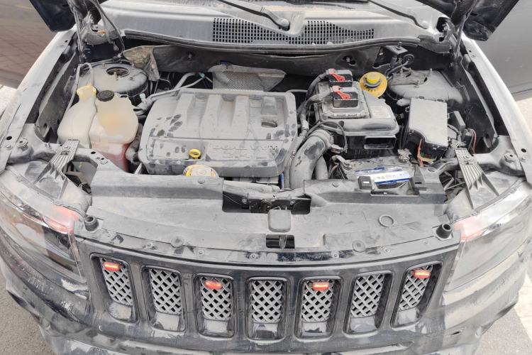 Used Jeep Compass 2014 2.4L Four-Wheel Drive Serpentine Collection Edition Engine Bay