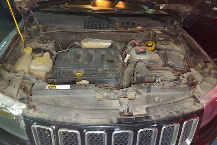 Used Jeep Compass 2014 Revised Version 2.4L Four-Wheel Drive Comfort Edition Engine Bay
