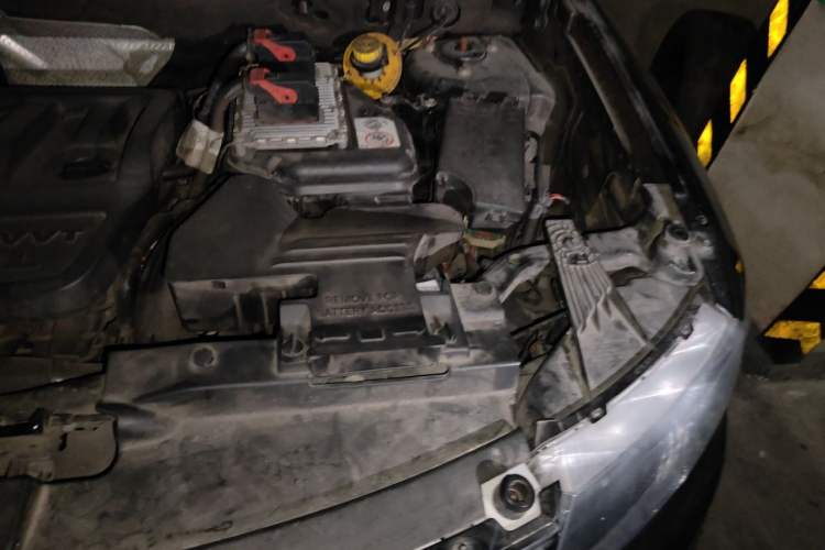 Used Jeep Compass 2014 2.0L two-wheel drive luxury version Engine Bay Left