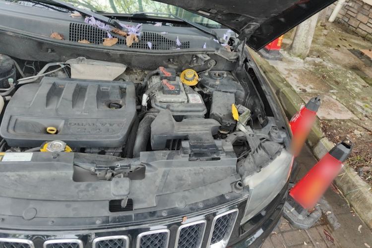 Used Jeep Compass 2014 Revised Version 2.4L Four-Wheel Drive Comfort Edition Engine Bay Left