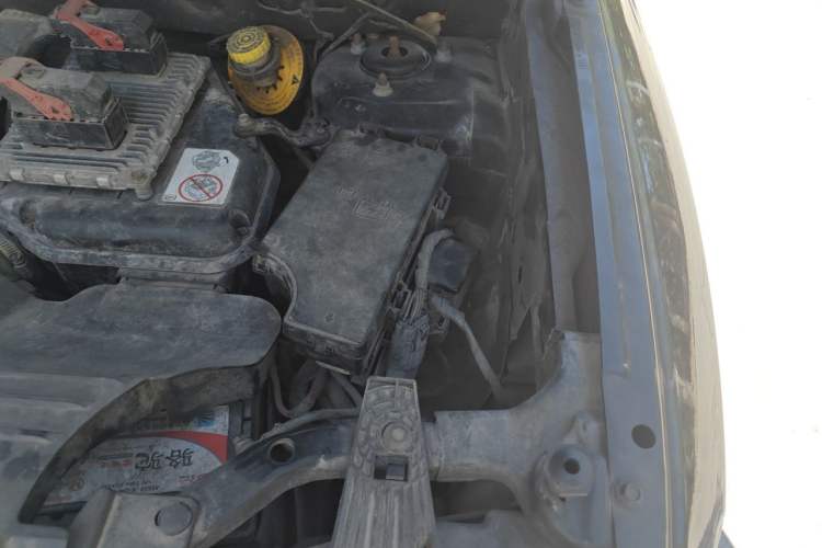 Used Jeep Compass 2014 2.0L two-wheel drive sport version Engine Bay Left