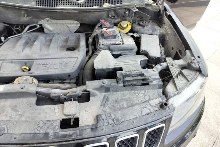 Used Jeep Compass 2014 2.0L two-wheel drive sport version Engine Bay Left