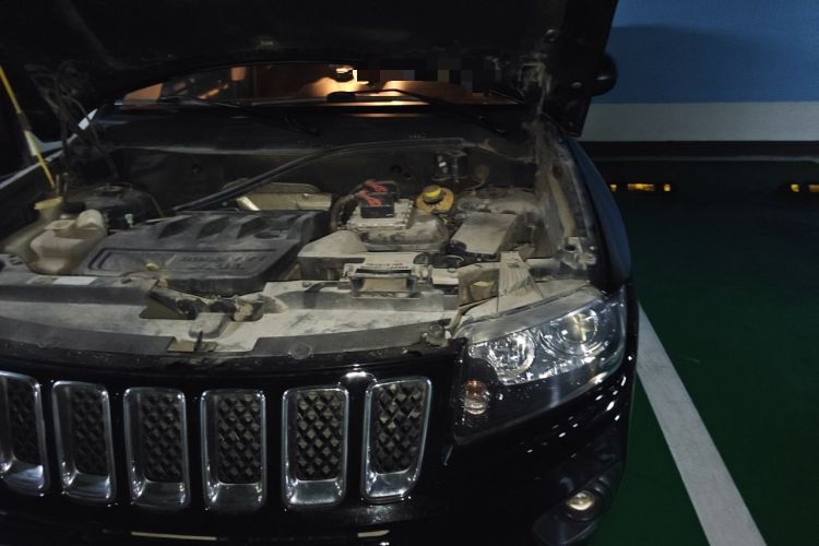 Used Jeep Compass 2014 Revised Version 2.0L Two-Wheel Drive Entry-Level Edition Engine Bay Left