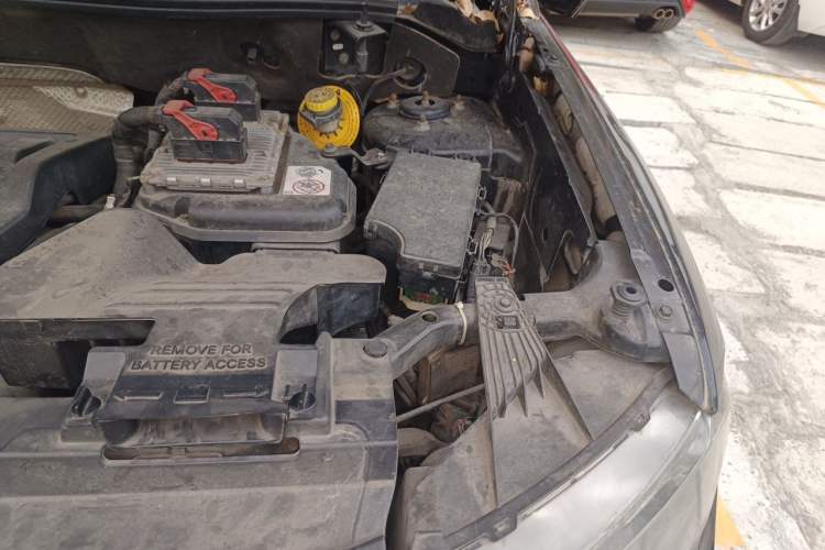 Used Jeep Compass 2014 2.4L four-wheel drive luxury version Engine Bay Left