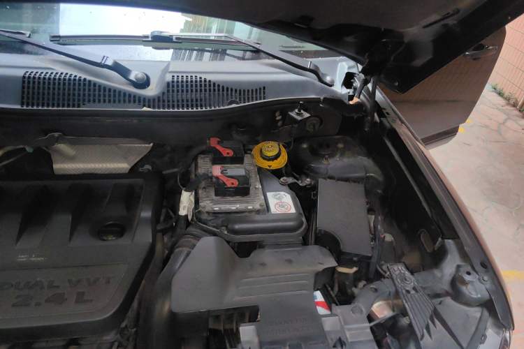 Used Jeep Compass 2014 2.4L four-wheel drive luxury version Engine Bay Left