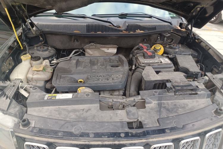 Used Jeep Compass 2014 2.4L four-wheel drive luxury version Engine Bay