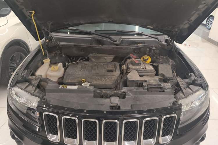 Used Jeep Compass  Engine Bay
