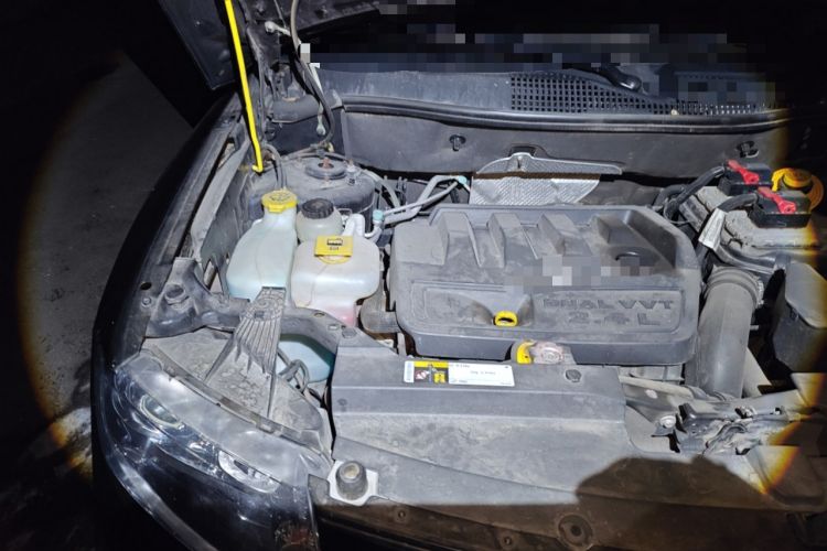 Used Jeep Compass 2014 2.4L four-wheel drive luxury navigation version Engine Bay Right
