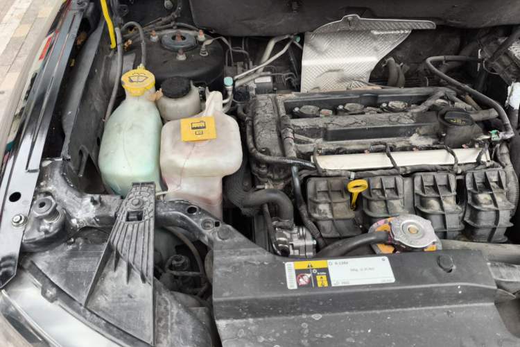 Used Jeep Compass 2014 2.4L four-wheel drive luxury version Engine Bay Right