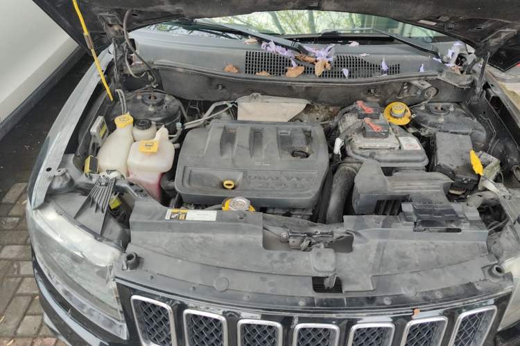 Used Jeep Compass 2014 Revised Version 2.4L Four-Wheel Drive Comfort Edition Engine Bay Right