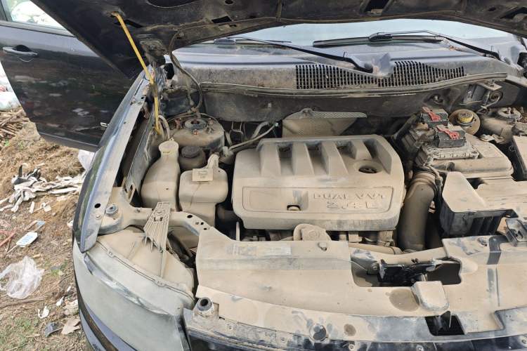 Used Jeep Compass 2014 2.4L four-wheel drive sport version Engine Bay Right