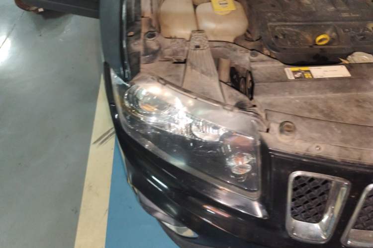 Used Jeep Compass 2014 Revised Version 2.4L Four-Wheel Drive Comfort Edition Engine Bay Right
