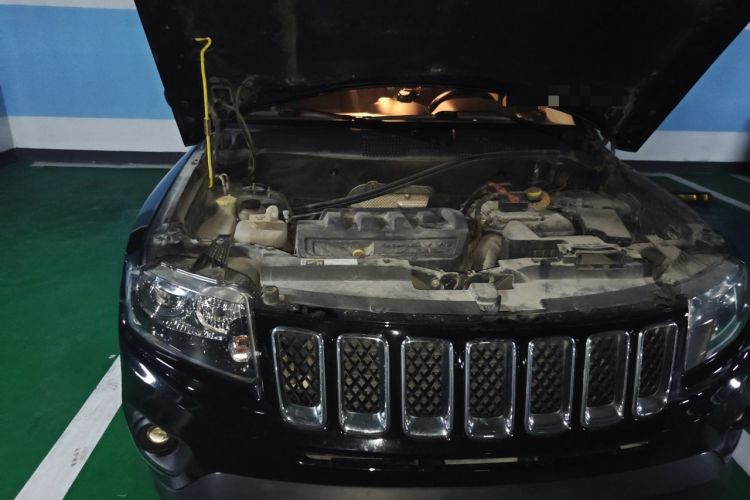 Used Jeep Compass 2014 Revised Version 2.0L Two-Wheel Drive Entry-Level Edition Engine Bay Right