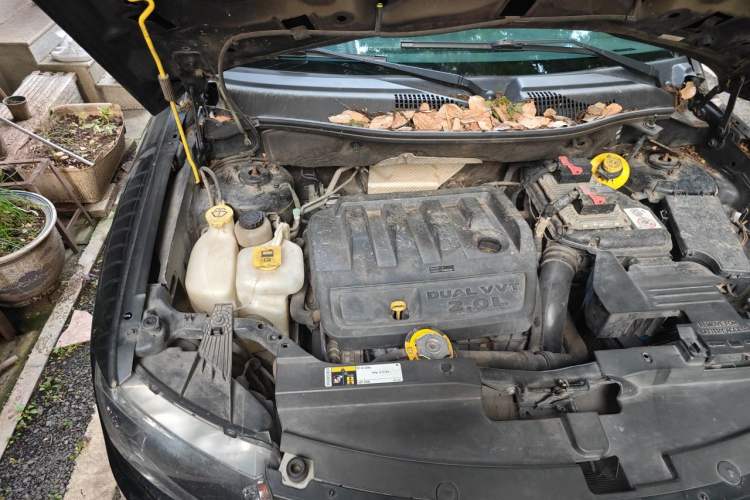 Used Jeep Compass 2014 2.0L two-wheel drive luxury version Engine Bay Right