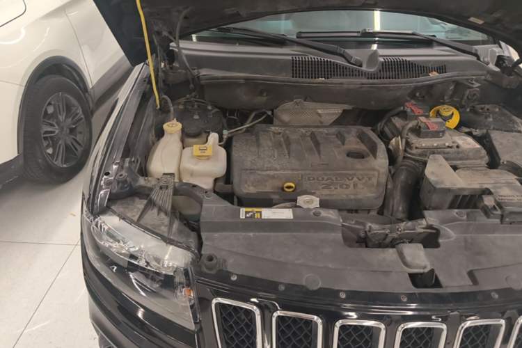 Used Jeep Compass  Engine Bay Right