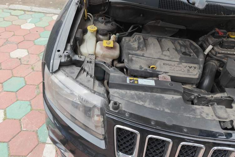 Used Jeep Compass 2014 Revised Version 2.4L Four-Wheel Drive Comfort Edition Engine Bay Right
