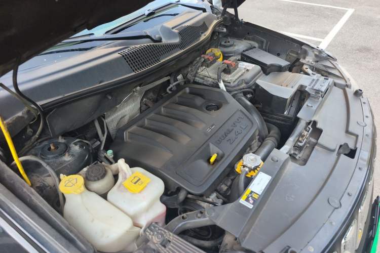 Used Jeep Compass 2014 2.4L Four-Wheel Drive Serpentine Collection Edition Engine Bay Right