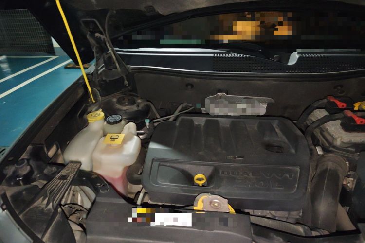 Used Jeep Compass 2014 2.0L two-wheel drive luxury version Engine Bay Right