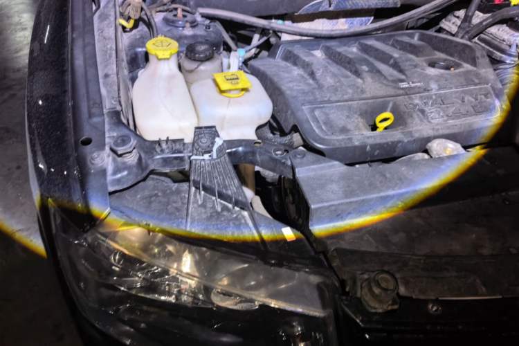 Used Jeep Compass 2014 2.4L four-wheel drive luxury navigation version Engine Bay Right