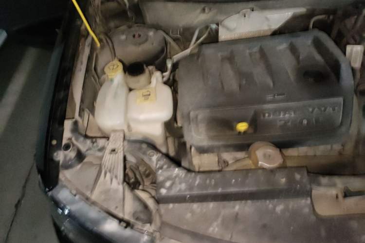 Used Jeep Compass 2014 2.0L two-wheel drive sport version Engine Bay Right