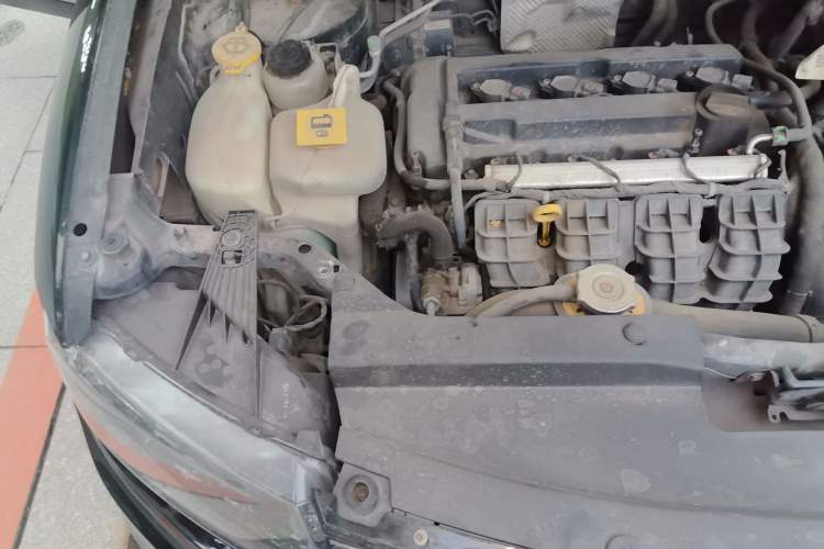 Used Jeep Compass 2014 Revised Version 2.0L Two-Wheel Drive Elite Edition Engine Bay Right