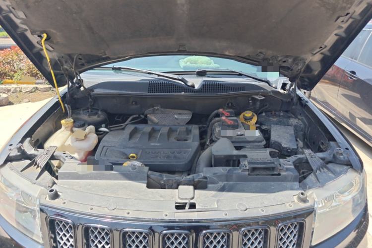 Used Jeep Compass 2014 2.4L Four-Wheel Drive Serpentine Collection Edition Engine Bay
