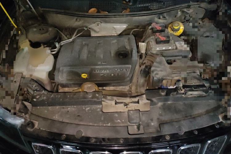 Used Jeep Compass 2014 2.0L two-wheel drive sport version Engine Bay