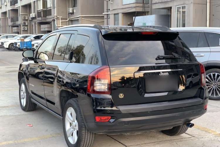 Used Jeep Compass 2014 Revised Version 2.0L Two-Wheel Drive Entry-Level Edition Exterior 3