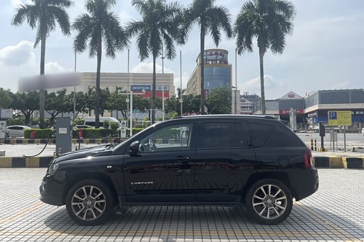 Used Jeep Compass 2014 2.0L two-wheel drive luxury version Exterior 3