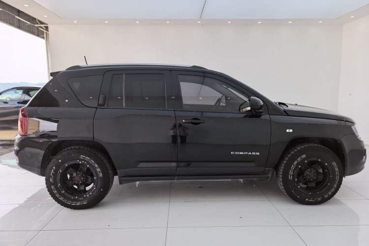 Used Jeep Compass 2014 Revised Version 2.4L Four-Wheel Drive Luxury Edition Exterior 7