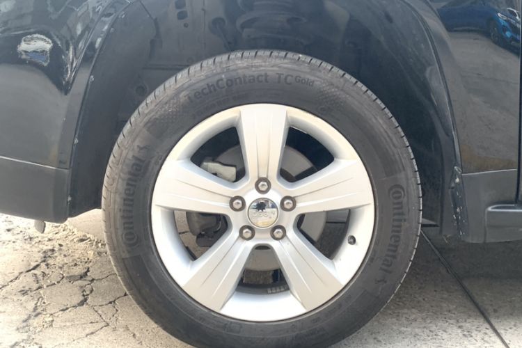 Used Jeep Compass 2014 Revised Version 2.0L Two-Wheel Drive Entry-Level Edition Exterior 9