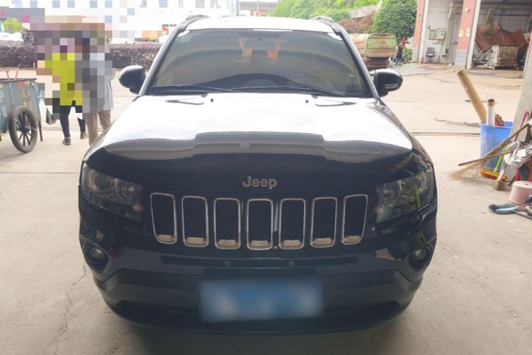 Used Jeep Compass 2014 2.0L two-wheel drive sport version Front