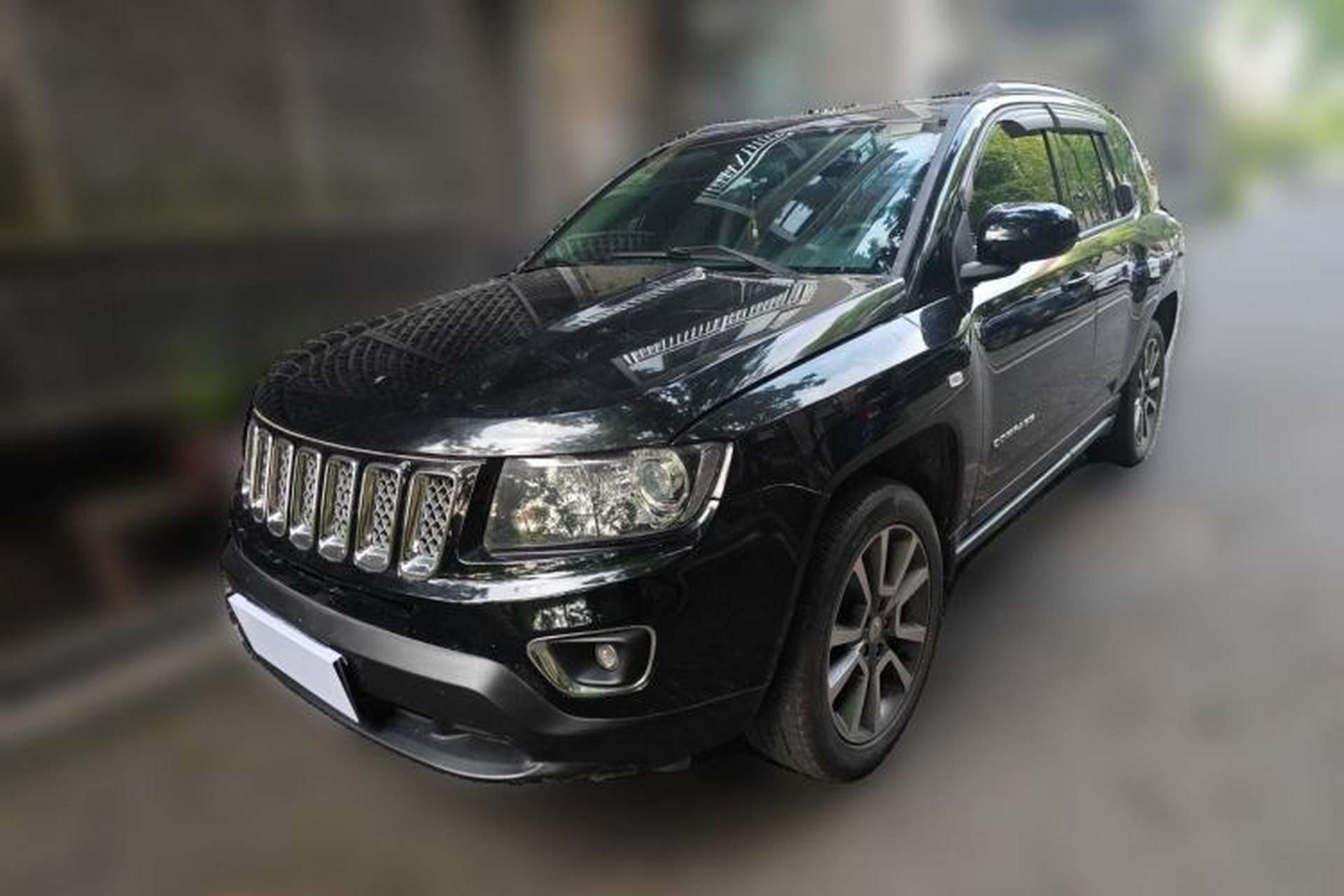 Used Jeep Compass 2014 2.0L two-wheel drive luxury version Front Left 45 Deg