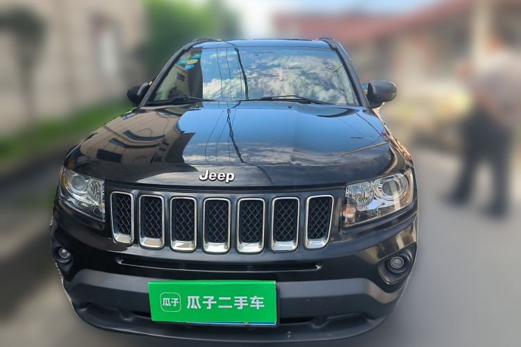Used Jeep Compass 2014 2.0L two-wheel drive sport version Front