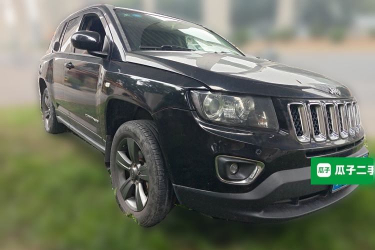 Used Jeep Compass 2014 Revised Version 2.4L Four-Wheel Drive Comfort Edition Front Right 45 Deg