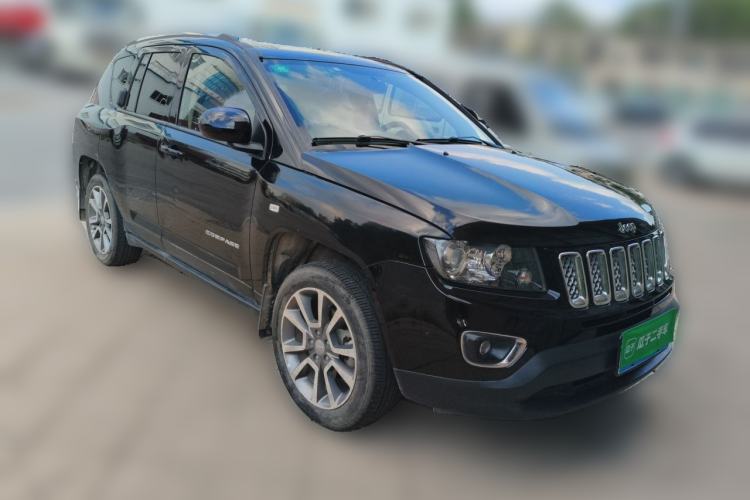 Used Jeep Compass 2014 Revised Version 2.0L Two-Wheel Drive Elite Edition Front Right 45 Deg