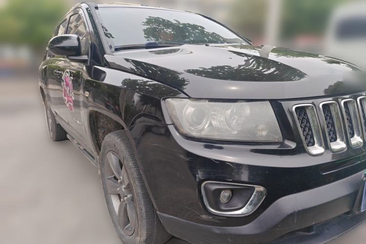Used Jeep Compass 2014 Revised Version 2.4L Four-Wheel Drive Comfort Edition Front Right 45 Deg